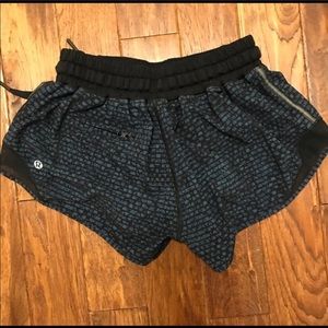 size 4 lulu lemon shorts